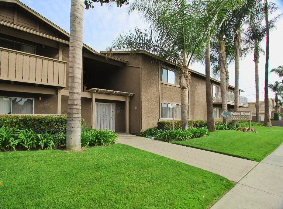 Palm West Village Apartments in Anaheim, CA